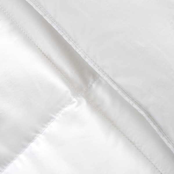 Serta® 300 Thread Count White Down Fiber Light Warmth Comforter