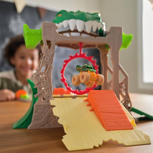 Spin Master Monster Jam Dragon Dungeon of Doom