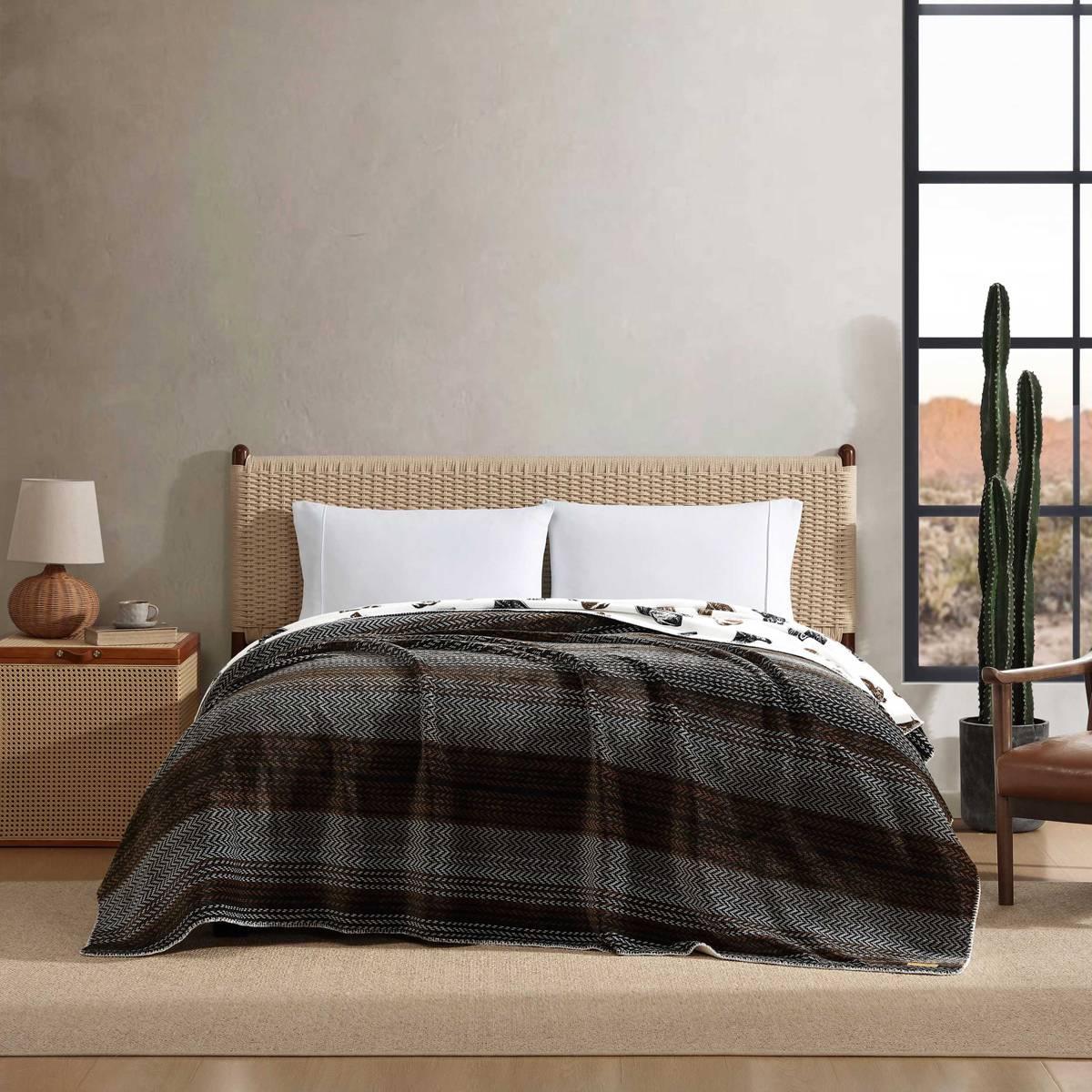 Wrangler Nash Stripe Reversible Blanket