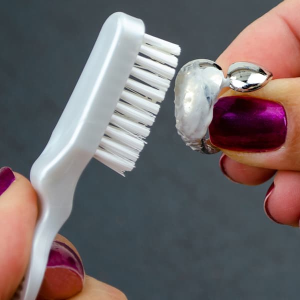 Connoisseurs Silver Dazzle Drops Jewelry Cleaner