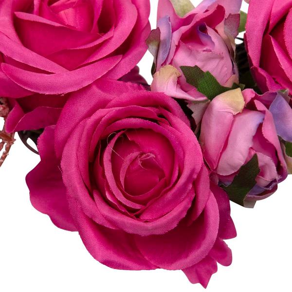 Northlight Seasonal Artificial Rose Buds Valentine''s Day Wreath