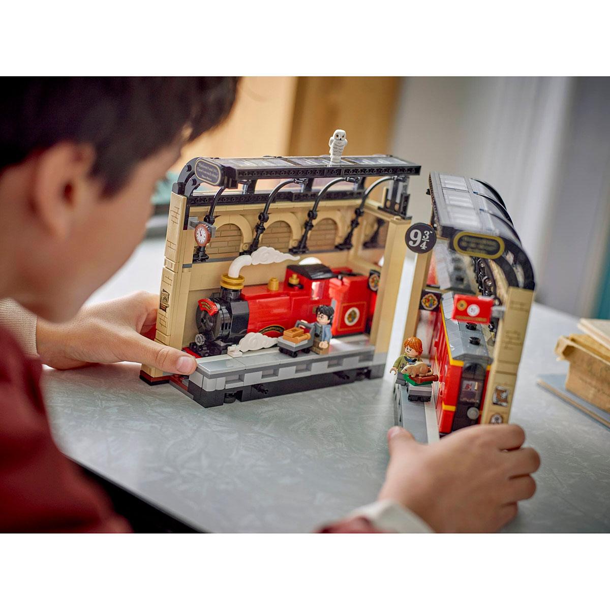 LEGO® Harry Potter Book Nook Hogwarts Express
