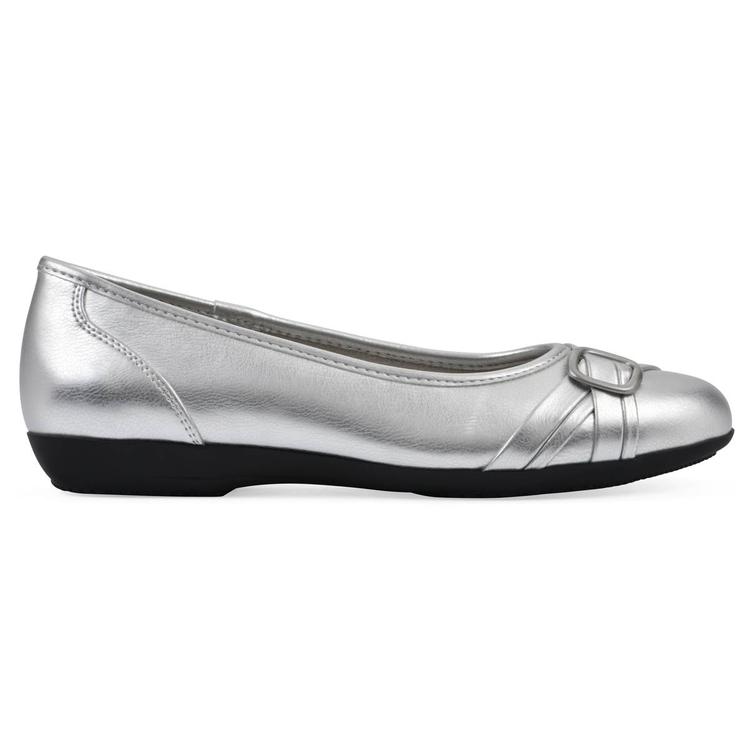 Womens Cliffs by White Mountain Calming Flats