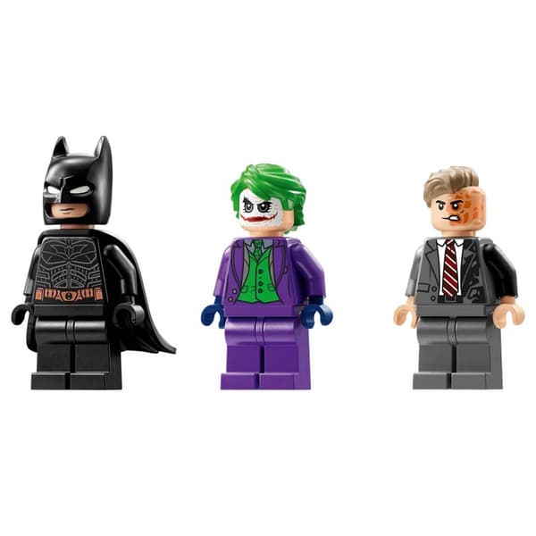 LEGO&#174; Batman Batman&#8482; Tumbler vs. Two-Face&#8482; & The Joker&#8482; Kit