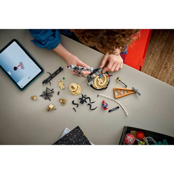 LEGO® Marvel Spiderman vs Sandman Epic Battle Building Kit