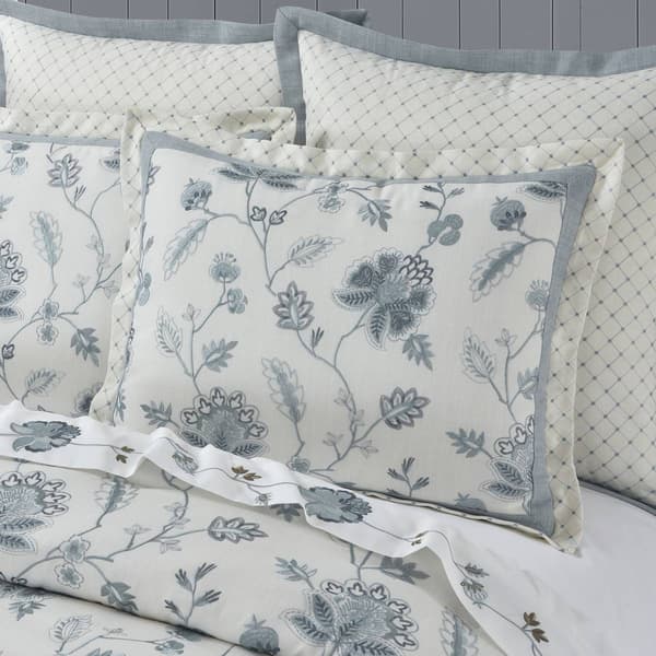 J. Queen New York Blue Garden 4pc. Queen Comforter Set