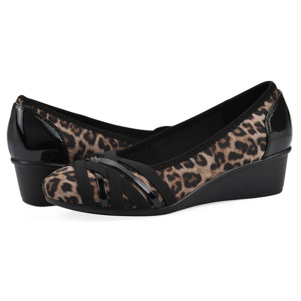 Womens Cliffs by White Mountain Bowie Wedge Pumps