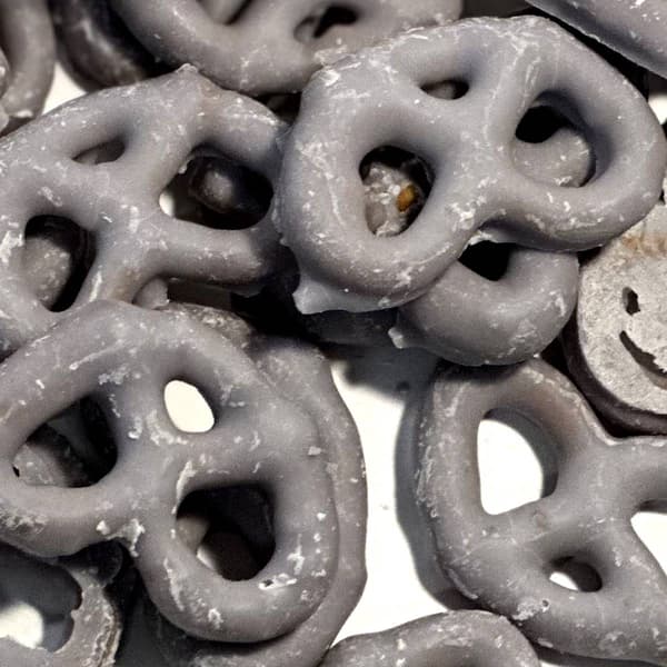 Boscov&#39;&#39;s 14oz. Blueberry Flavored Yogurt Pretzels