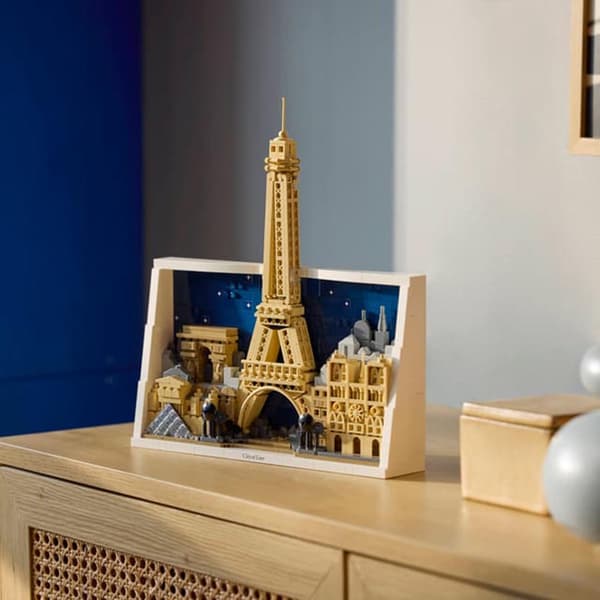 LEGO® Architecture Paris City of Love Building Kit