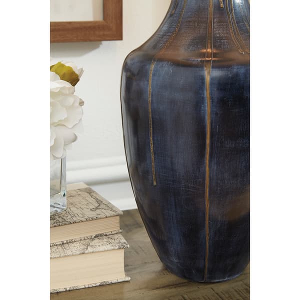 Signature Design by Ashley Distressed Metal Table Lamp