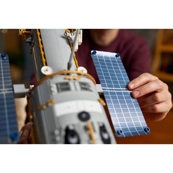 LEGO® Icons Hubble Space Telescope Building Kit