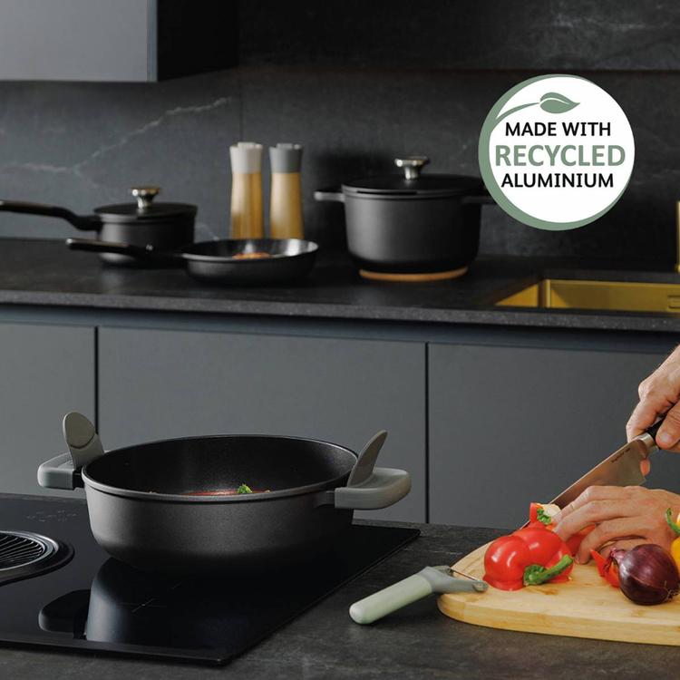 BergHOFF Phantom Nonstick 11in. Ceramic Covered Saute Pan