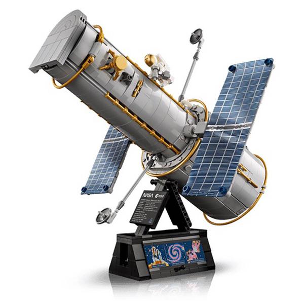 LEGO® Icons Hubble Space Telescope Building Kit