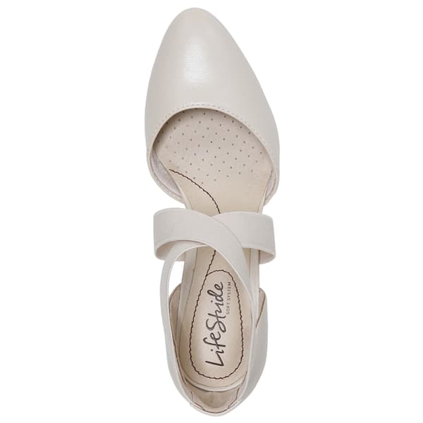 Womens LifeStride Gallery Classic Almond Toe Pumps