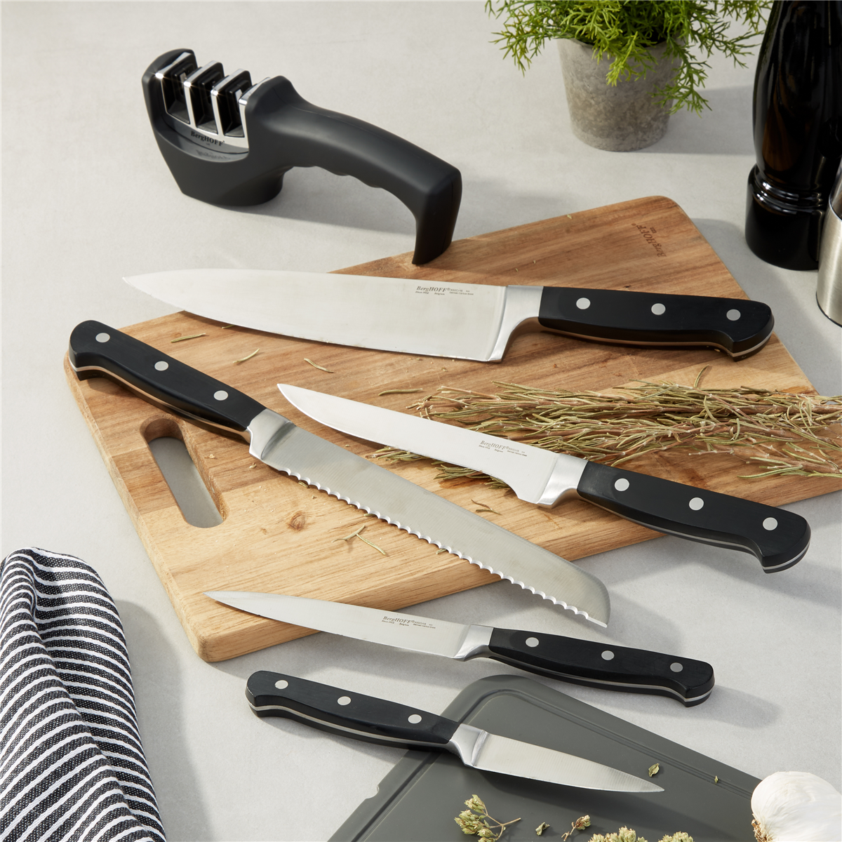 BergHOFF Essentials Contempo 6pc. Stainless Steel Knife Set