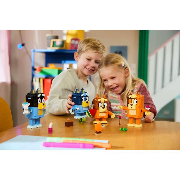 LEGO® Bluey Brick Built Bluey Family