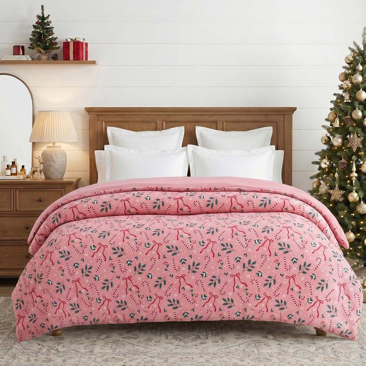 Ashley Cooper(tm) Merriment Plush Comforter