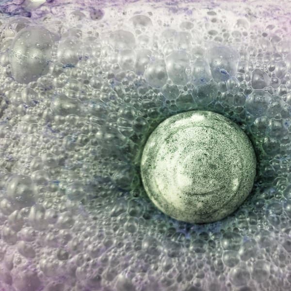 Cosset Dark Side of the Moon Calming Milk Therapy Bath Bomb®