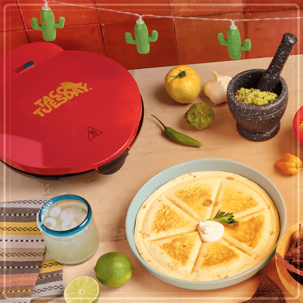 Nostalgia™ Taco Tuesday 6-Wedge Electric Quesadilla Maker