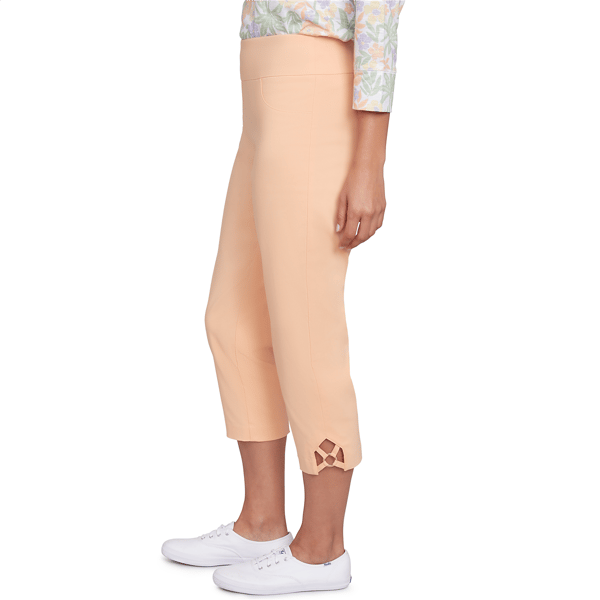 Petite Hearts of Palm Peachy Keen Solid Pull On Capris