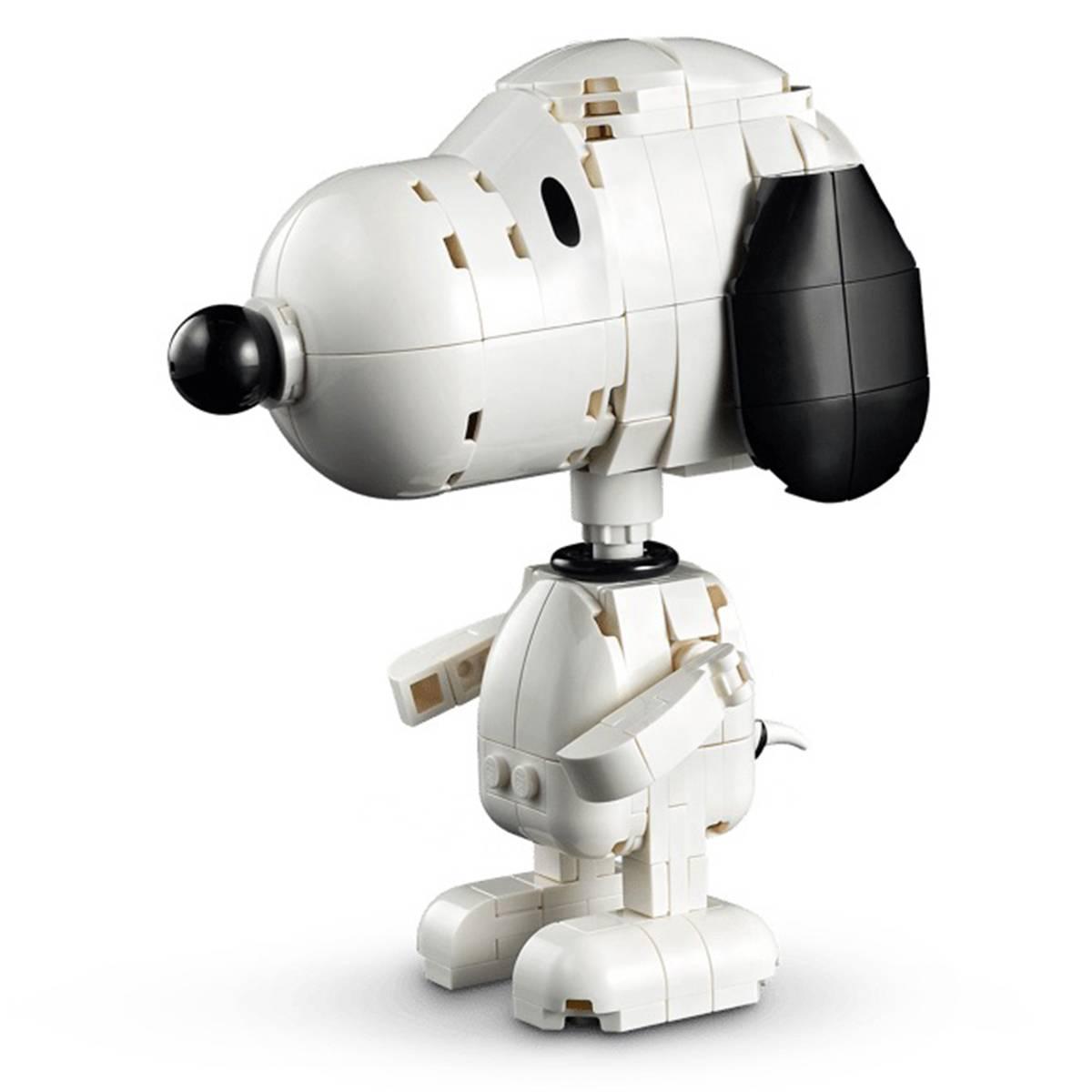 LEGO® Ideas Peanuts™ Snoopy''s Doghouse