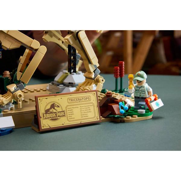 LEGO® Jurassic World Dinosaur Fossils: Triceratops