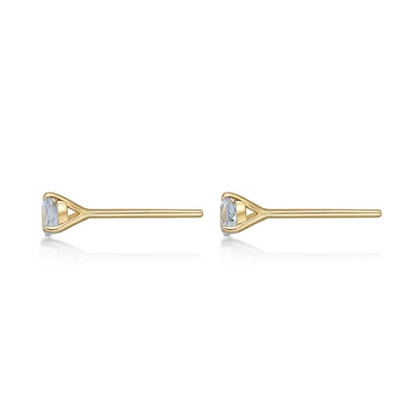 Gemminded 3mm Round Aquamarine 3 Prong Stud Earrings