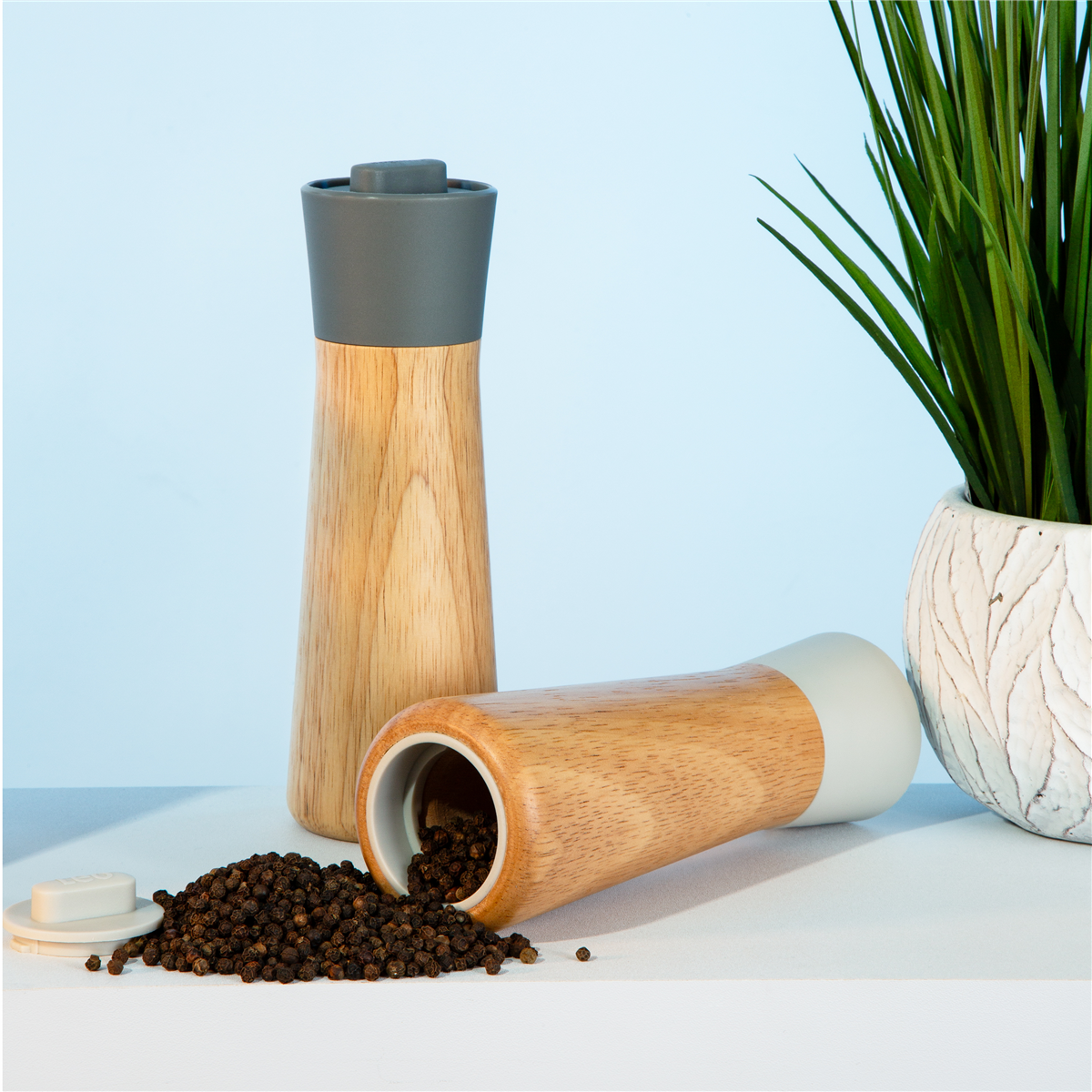 BergHOFF Balance 2pc. 8.25in. Rubberwood Covered Grinder