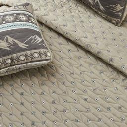FreshFolds Yosemite 3pc. Reversible Wildlife Stripe Quilt Set