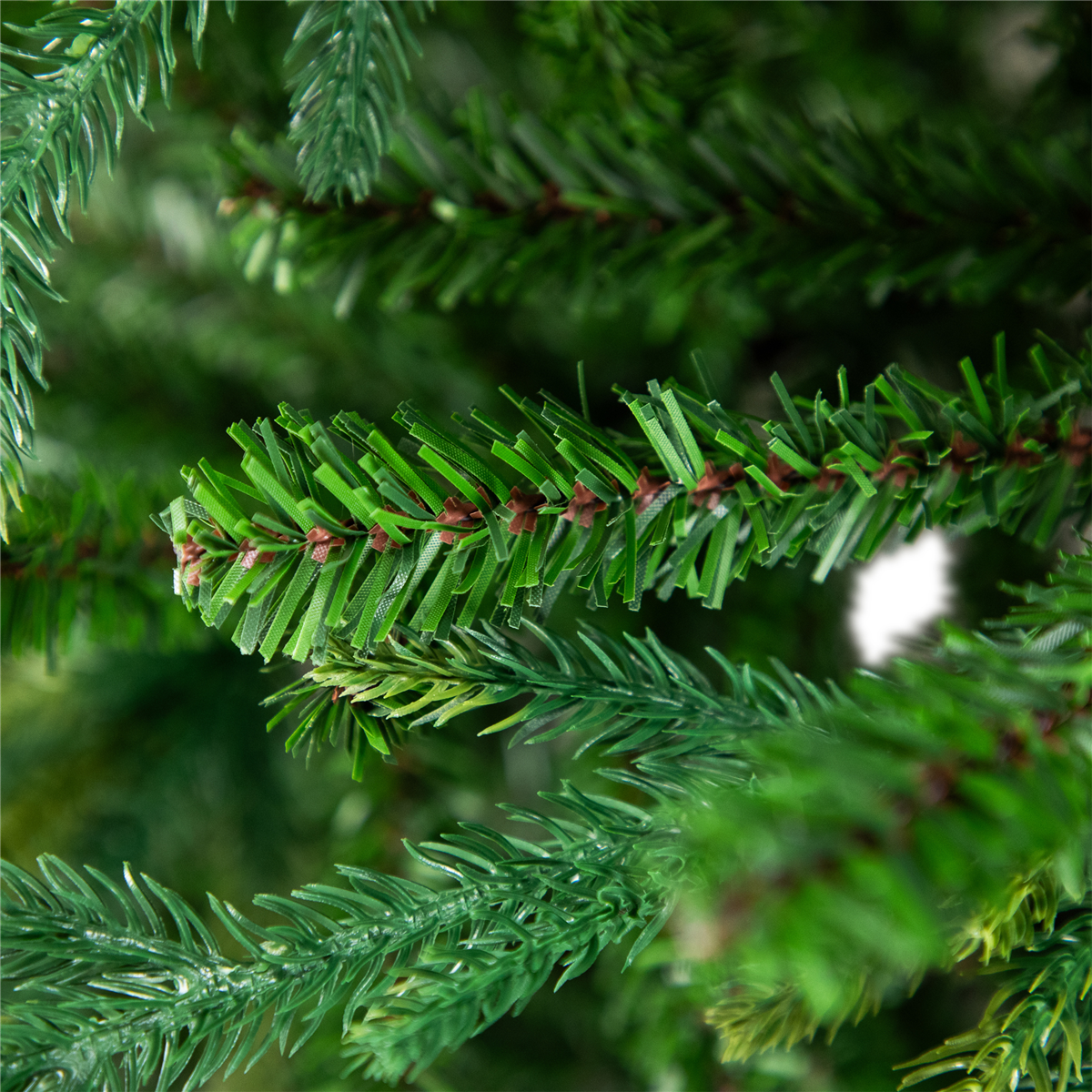 Northlight Real Touch™ 6.5ft River Deer Pine Full Christmas Tree