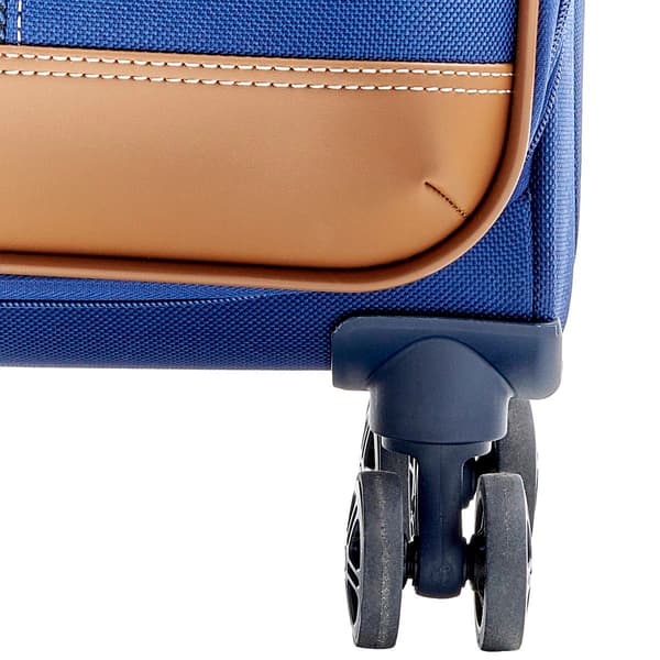 Tommy Hilfiger Logan Soft Side 21in. Spinner Luggage
