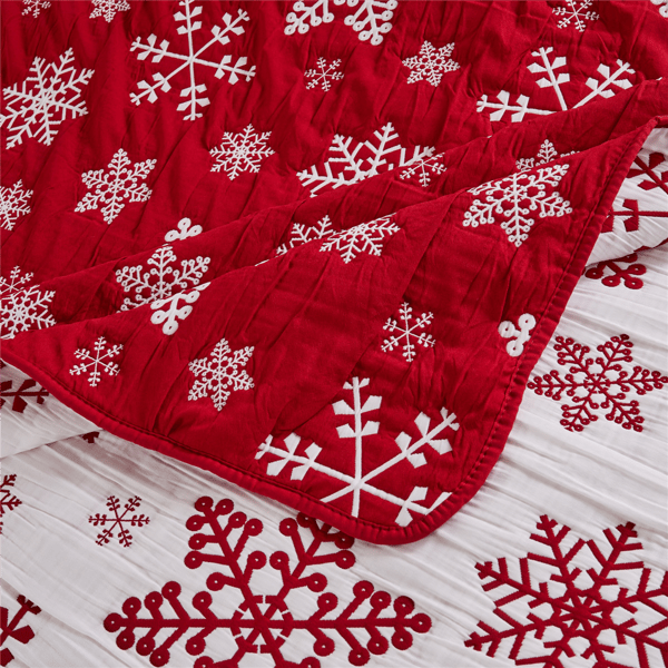 Greenland Home Fashions™ Novelty Holiday Matelassé Coverlet Set
