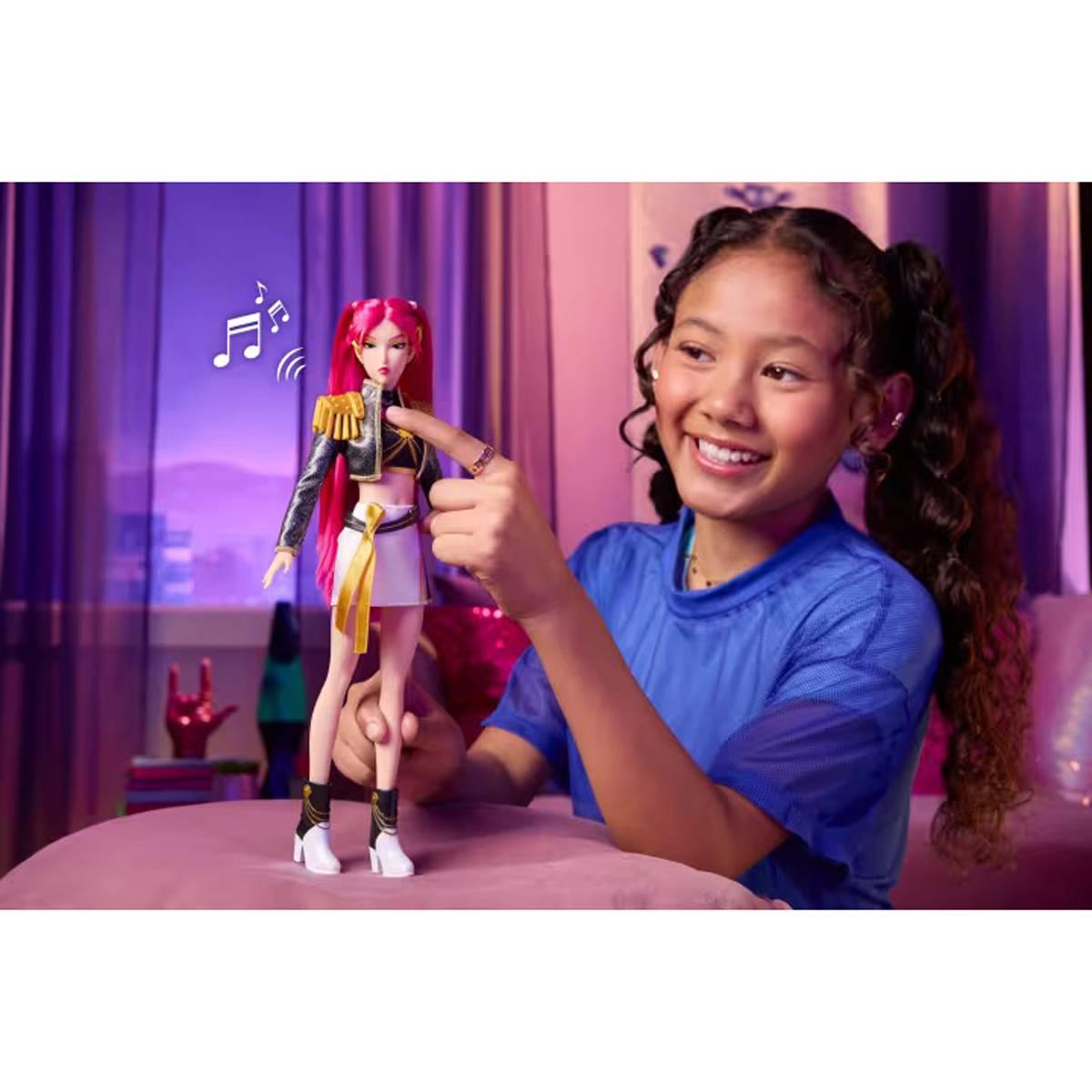 Mattel® K-POP Demon Hunters Mira Golden Singing Doll