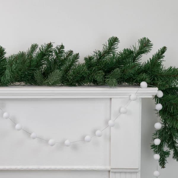 Northlight Seasonal 9ft. White Plush Snowball Christmas Garland