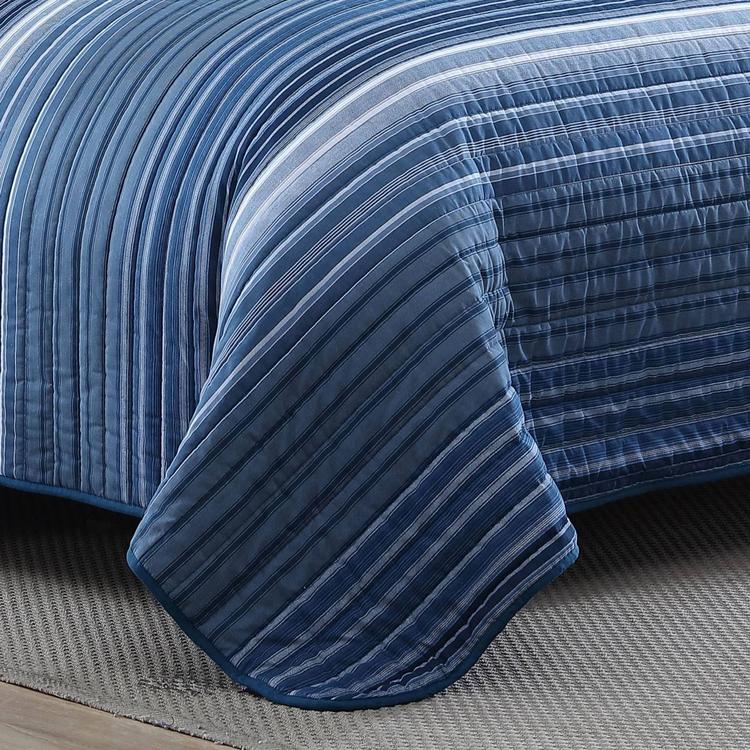 Nautica Coveside 136 Thread Count Reversible Quilt Set