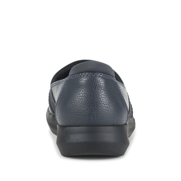BareTraps® Jilian Loafers