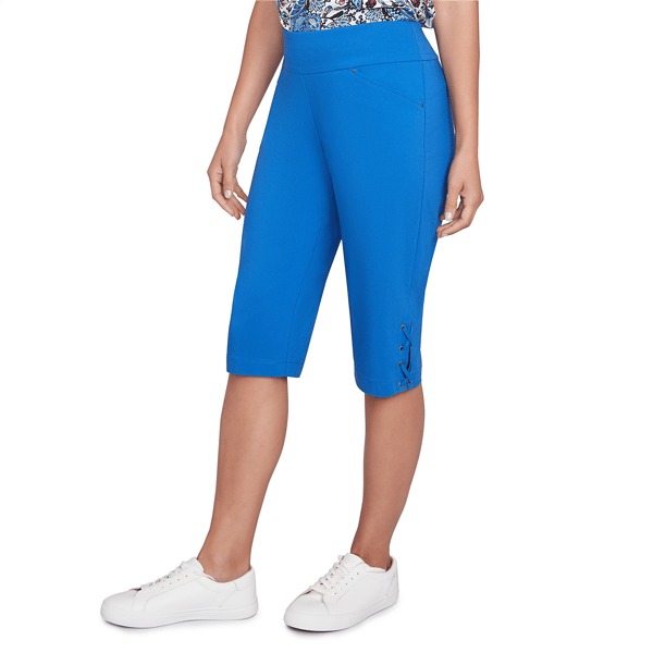 Petite Skye&#8217;s the Limit American Graphic Pull On Solid Skimmer