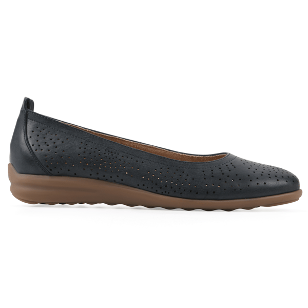 Womens Cliffs by White Mountain Cortney Ballet Flats