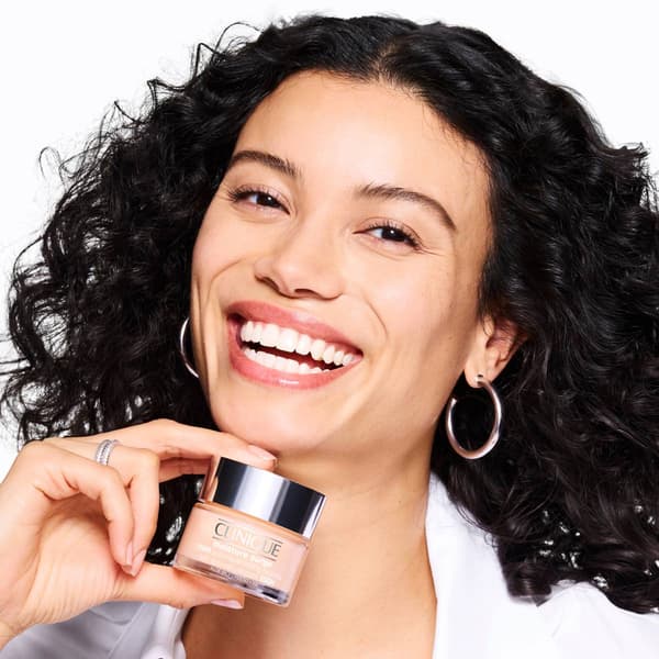 Clinique Glow from AM to PM Moisture Surge Skincare Gift Set