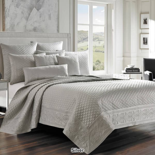 J. Queen New York Lyndon Quilt