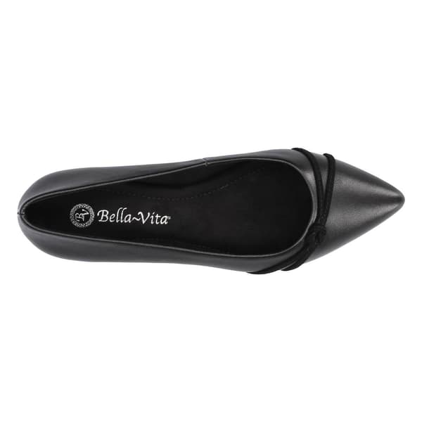 Womens Bella Vita Rhea Pointed Toe Flats