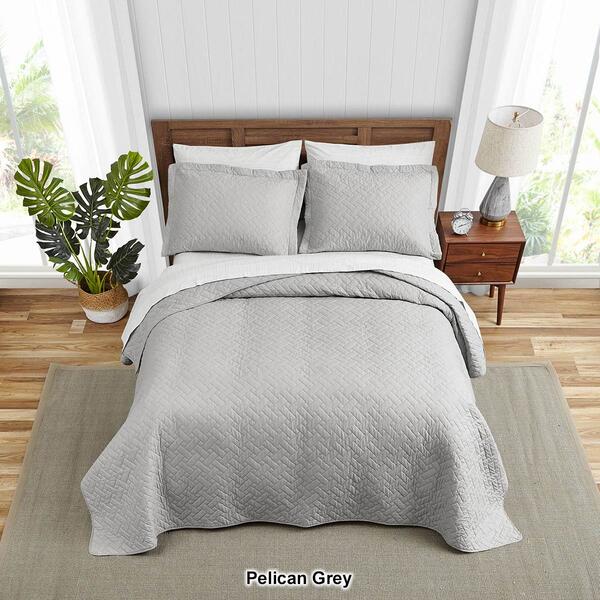 Tommy Bahama Solid Quilt Set
