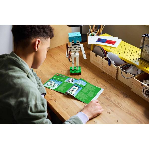 LEGO® Minecraft® The Skeleton Building Kit