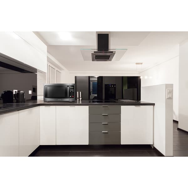 Toshiba 1.2 cu. ft. Smart Sensor Microwave Oven