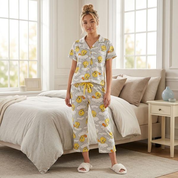 Juniors Looney Tunes Short Sleeve Tweety Clouds Pajama Set