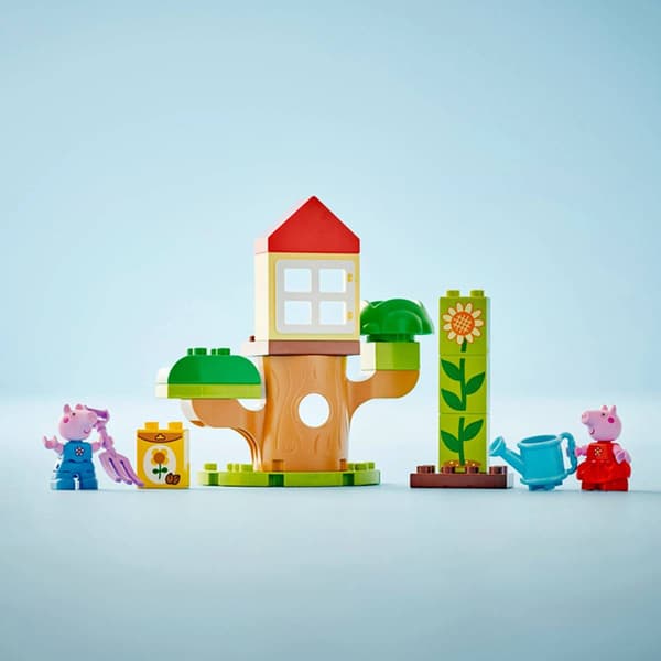LEGO&#174; DUPLO Peppa Pig Garden & Tree House