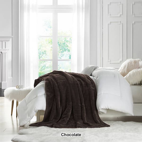 Cathay&#174; Swift Home&#174; Super Plush Oversized Throw