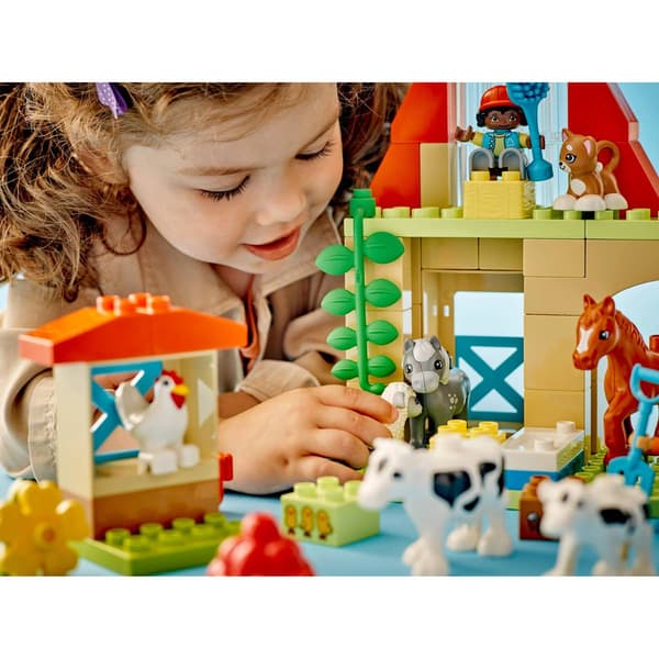 LEGO&#174; DUPLO Caring for Animals at the Farm