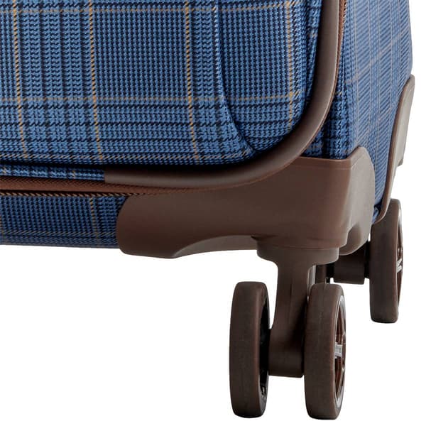 London Fog Brentwood lll 15in. 4 Wheel Under Seat Bag