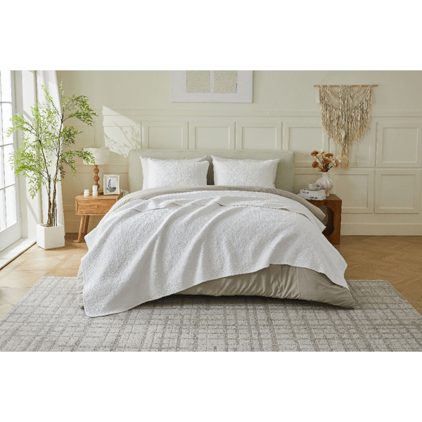 Patina Vie 3pc. Zafira Cotton Stitched Embroidered Quilt Set